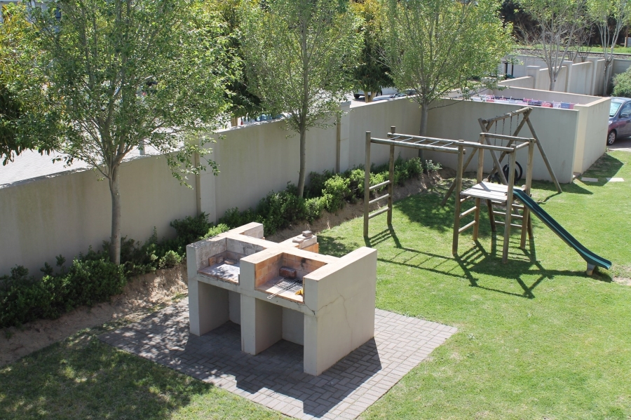 To Let 1 Bedroom Property for Rent in Buh Rein Estate Western Cape